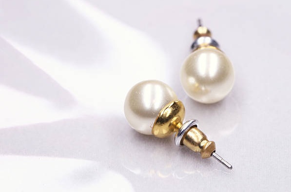  pearl earring 