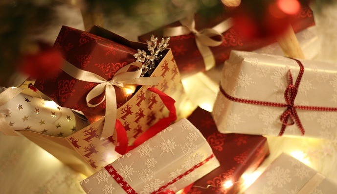 8 Best New Year 2023 Gift Ideas for Your Family and Friends!!