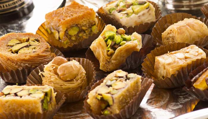 25 Must-Try Traditional Arabic Sweets in UAE
