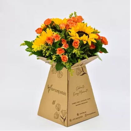 Pleasing Sunflowers and Roses Bunch