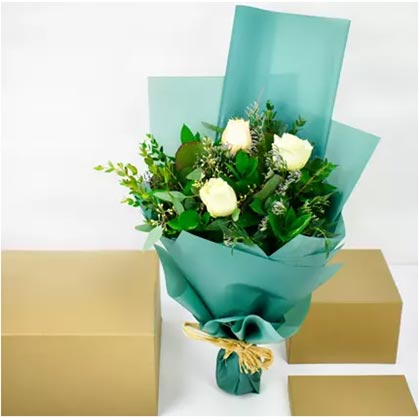 Bouquet Of White And Peach Roses