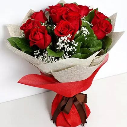 Bunch Of Ravishing Red Roses