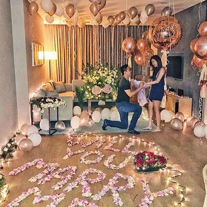 Marry Me Balloon Decor